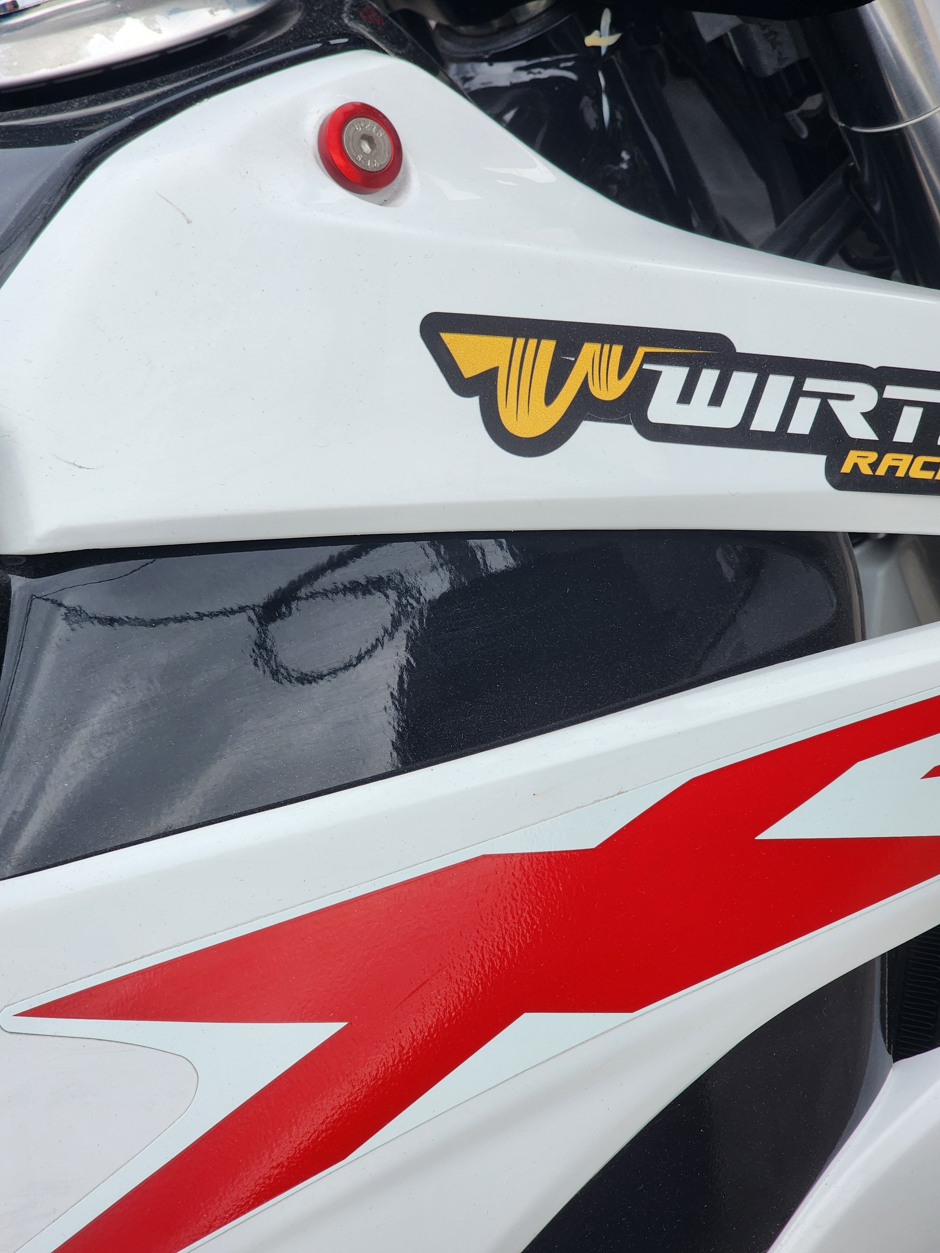 Kit de Bujes y Tornillos de cacha para Honda Tornado XR 250